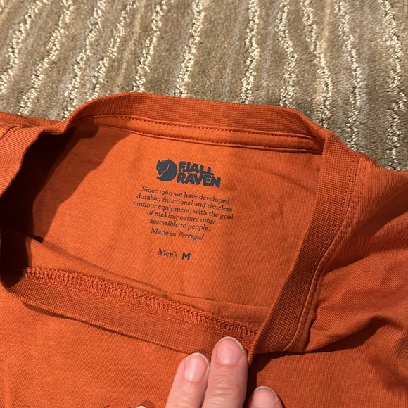 NWOT- Fjallraven Arctic Fox T-shirt - Picture 2 of 2